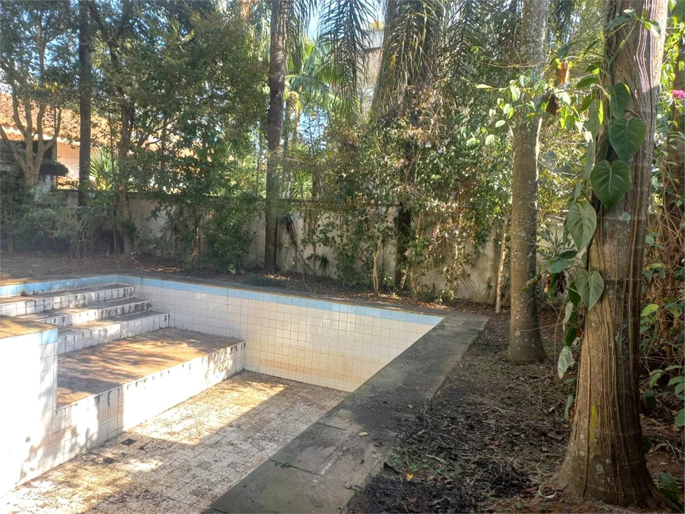 Casa à venda com 3 quartos, sendo 2 suítes,  em Morumbi, São Paulo, SP