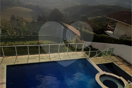 Casa em condomínio à venda ou para alugar com 5 quartos, sendo 3 suítes,  no Centro, Bom Jesus dos Perdões, SP