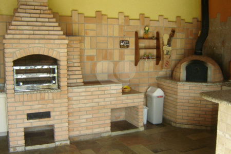 Casa à venda com 4 quartos, sendo 3 suítes, no condomínio Portal dos Nobres, Atibaia - SP