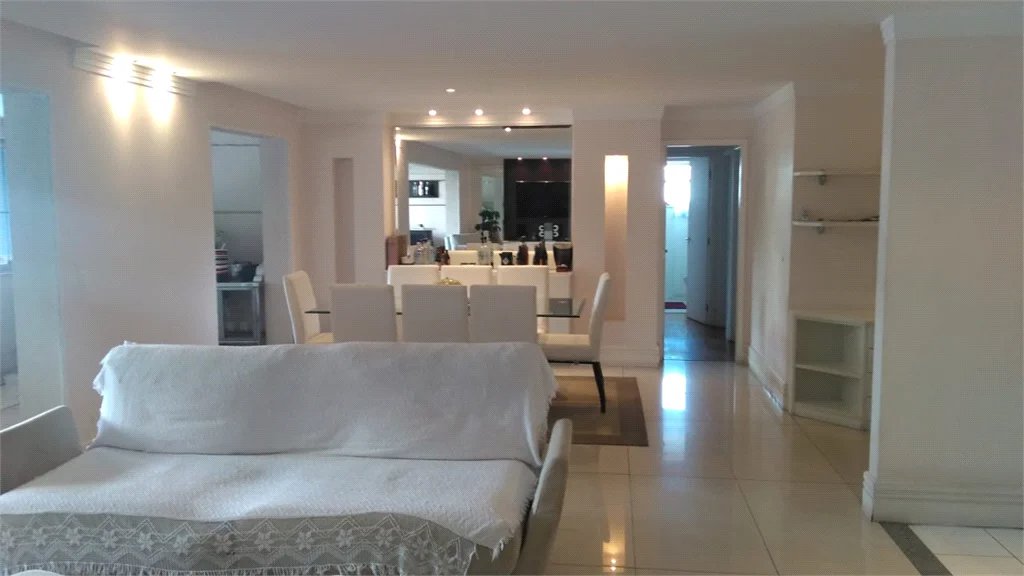Apartamento à venda com 3 suítes em Jardim Londrina, São Paulo, SP