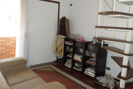 Sobrado à venda com 4 suítes em Recanto Impla, Carapicuíba, SP