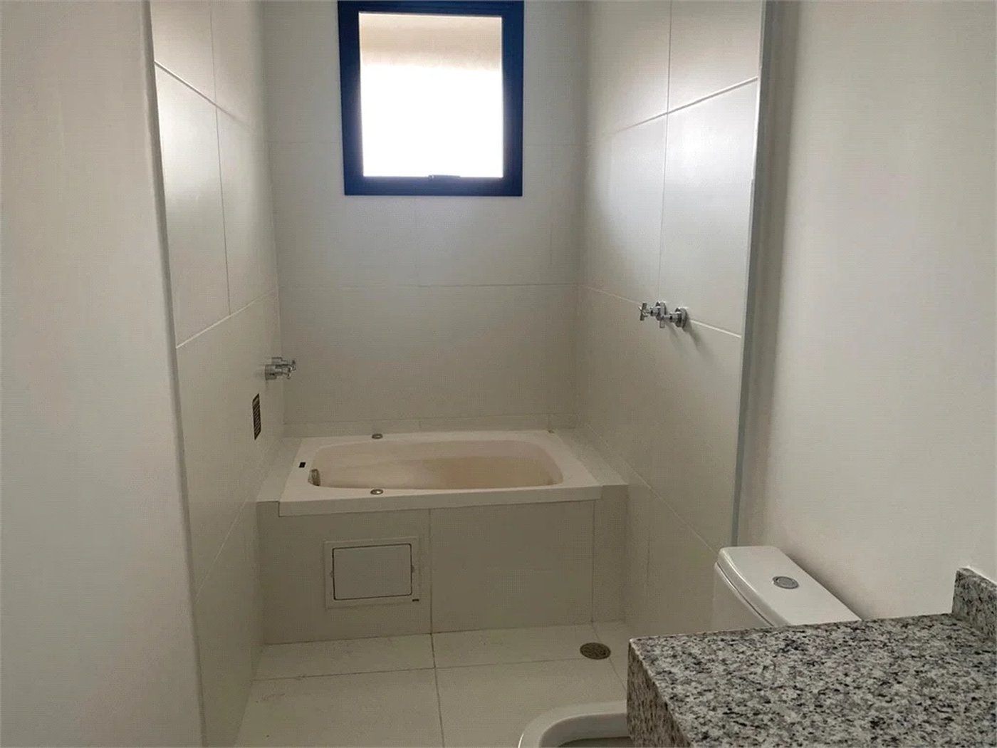 Apartamento à venda com 4 quartos, sendo 2 suítes,  em Pinheiros, São Paulo, SP
