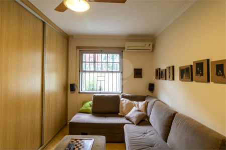 Casa à venda com 3 quartos, sendo 1 suíte,  em Parque Colonial, São Paulo, SP