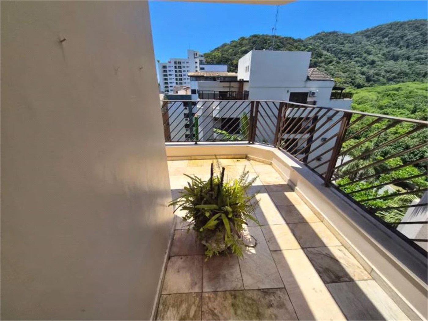 Apartamento Residencial à venda, Loteamento João Batista Julião, Guarujá - AP1261.