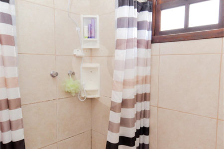 Casa à venda com 4 quartos, sendo 1 suíte, em Jardim Nova Taboão, Guarulhos, SP