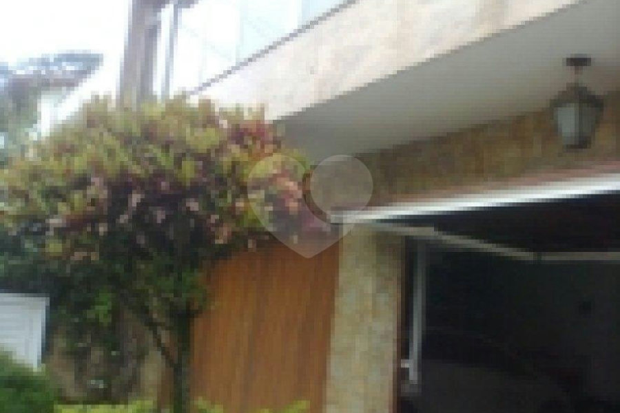 Casa Térrea à venda com 4 suítes em Vila Albertina, São Paulo, SP