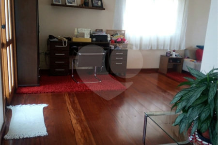 Sobrado à venda com 3 quartos, sendo 1 suíte, no Centro, Biritiba-mirim, SP