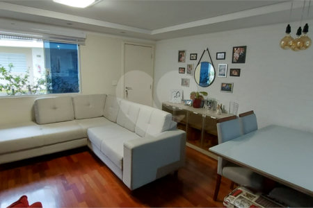 Casa à venda com 3 quartos, sendo 1 suíte, no condomínio Ville Resedá, São Paulo - SP
