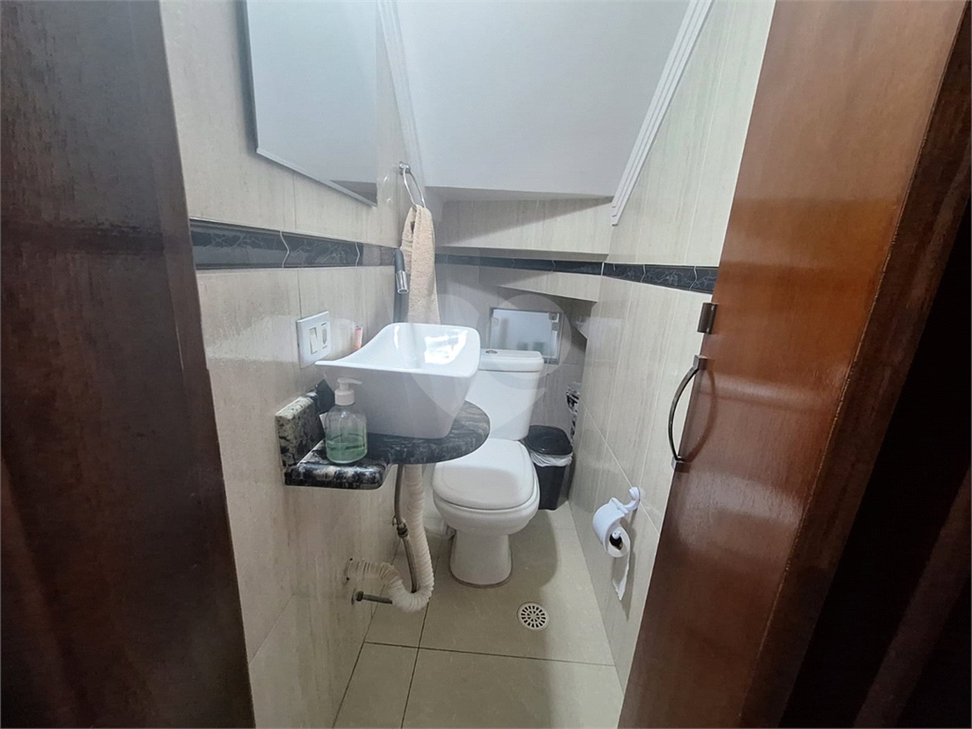 Sobrado à venda com 4 quartos, sendo 1 suíte,  em Vila São Geraldo, São Paulo, SP