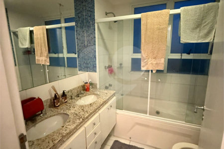 Apartamento à venda com 3 quartos, sendo 2 suítes,  em Vila Andrade, São Paulo, SP