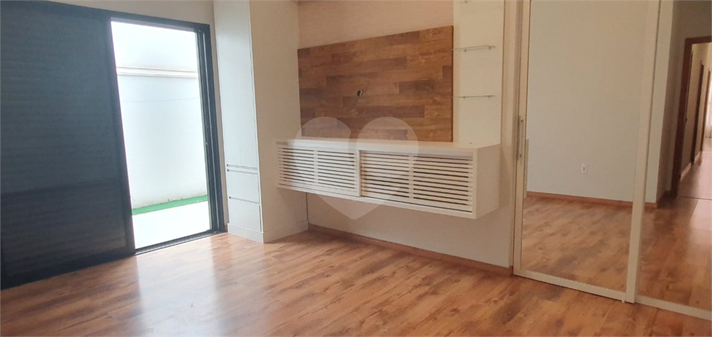 Casa à venda com 3 quartos, sendo 1 suíte,  no condomínio Reserva das Paineiras, Itapetininga - SP