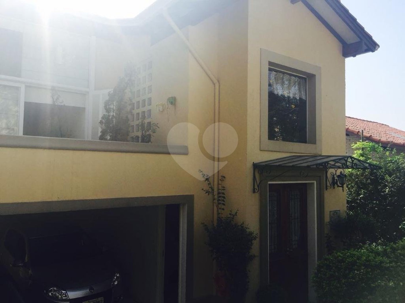 Casa à venda com 5 quartos, sendo 4 suítes, no condomínio Jardim Vitória Régia, São Paulo - SP