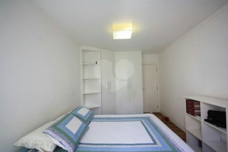 Casa à venda com 4 quartos, sendo 2 suítes, no condomínio Melbourne Residence, São Paulo - SP