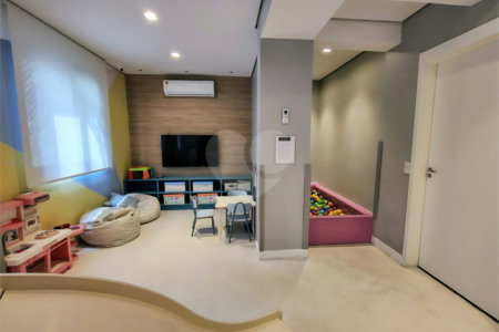 Apartamento à venda com 3 quartos, sendo 1 suíte, em Santo Amaro, São Paulo, SP