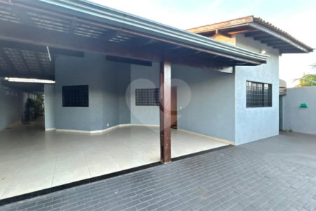 Casa à venda com 3 quartos, sendo 1 suíte,  em Ipê, Três Lagoas, MS