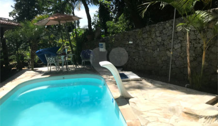 Casa à venda com 3 quartos, sendo 1 suíte,  no condomínio Associação Reserva das Hortênsias, Mairiporã - SP