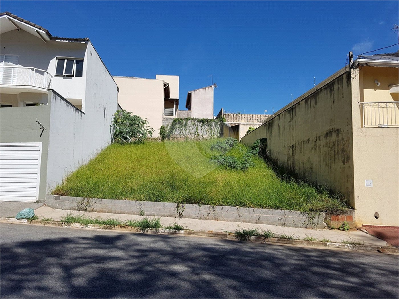 Terreno à venda com 1 suíte no condomínio Recanto do Parque, Itatiba - SP