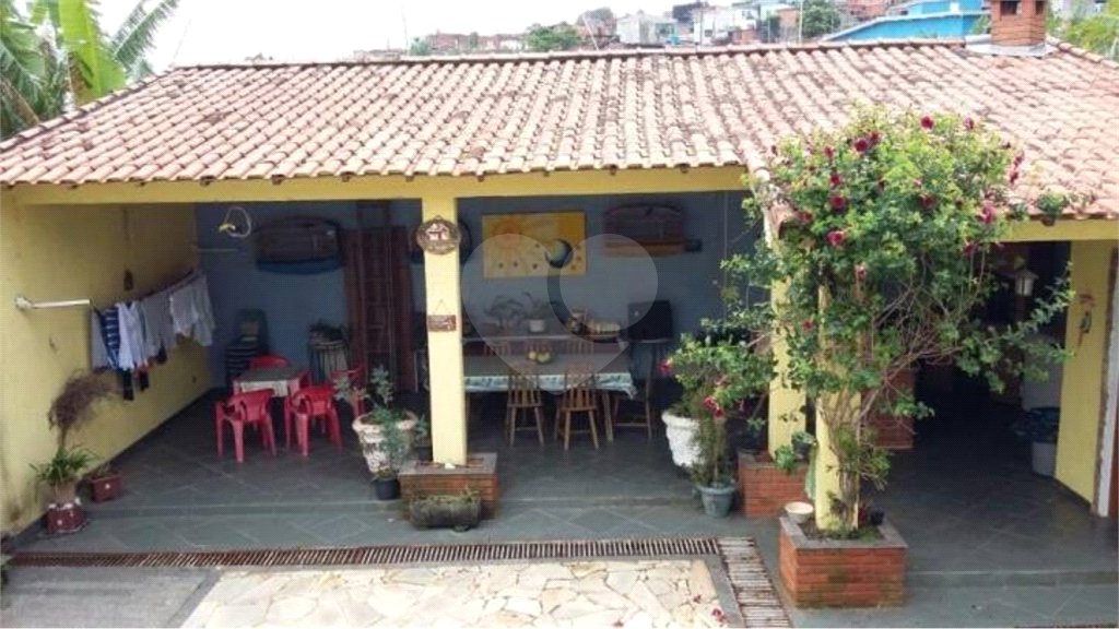 Casa à venda com 4 quartos, sendo 1 suíte, em Sesc, Suzano, SP