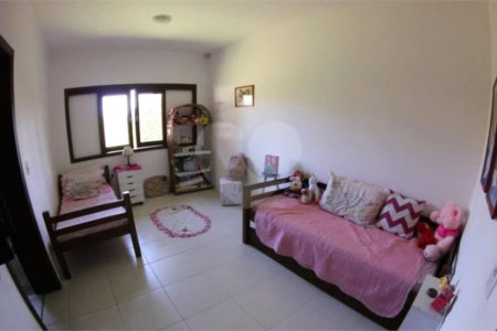 Casa à venda com 4 quartos, sendo 3 suítes, no condomínio Parque dos Manacas, Jundiaí - SP