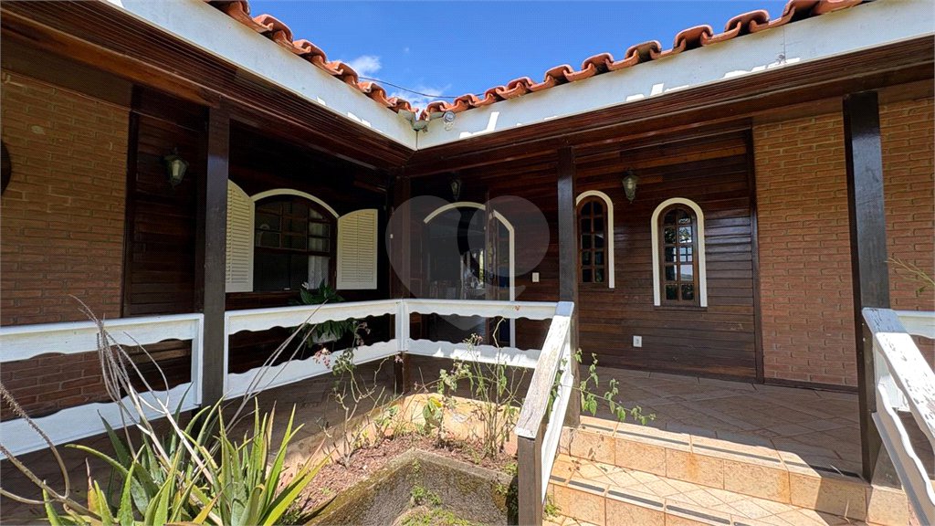 Sítio à venda com 4 quartos, sendo 2 suítes,  em Sorocamirim (canguera), São Roque, SP