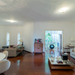 Casa à venda com 4 quartos, sendo 2 suítes, no condomínio Vila das Flores, São Paulo - SP