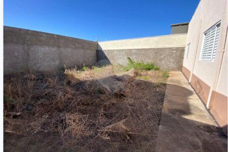 Casa à venda com 3 quartos, sendo 1 suíte, em Jardim Primavera I, Ponta Porã, MS