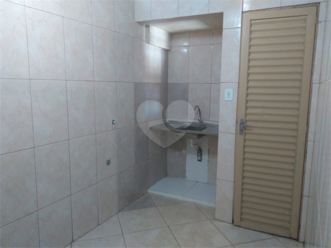 Casa à venda com 4 quartos em Jardim Guimarães, Guarulhos, SP