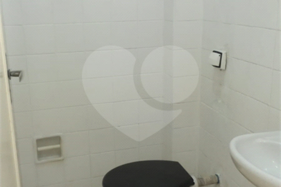 Sobrado à venda com 4 quartos, sendo 1 suíte, em Vila Mazzei, São Paulo, SP