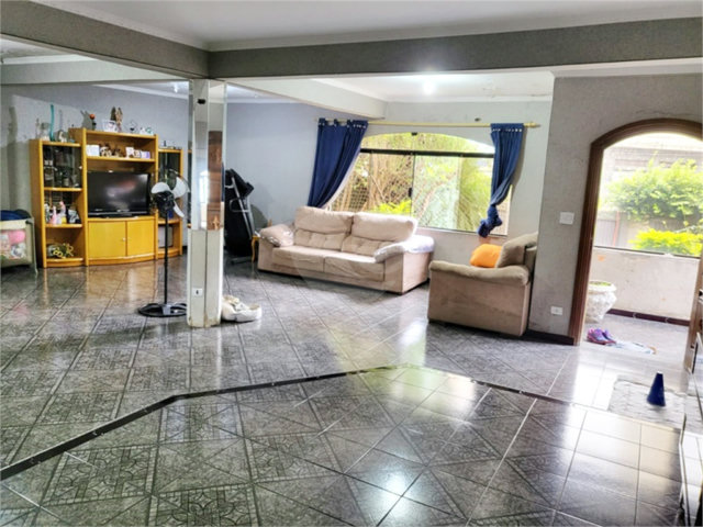 Casa à venda com 4 quartos, sendo 2 suítes,  em Vila Maria, São Paulo, SP