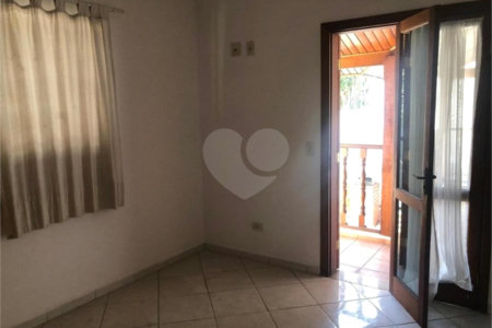 Casa à venda com 4 suítes no condomínio Vila das Emboabas, São Paulo - SP