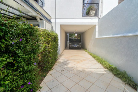 Casa à venda com 4 quartos, sendo 3 suítes, em Brooklin Paulista, São Paulo, SP