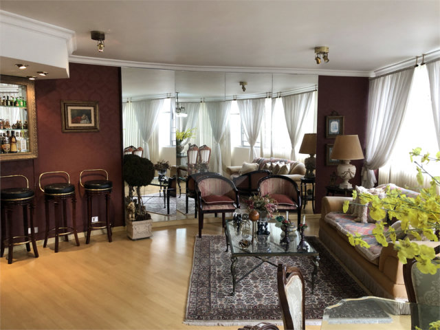 Apartamento à venda com 4 quartos, sendo 1 suíte,  em Jardim Europa, São Paulo, SP