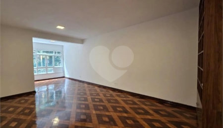 Apartamento à venda com 3 quartos, sendo 1 suíte,  em Copacabana, Rio de Janeiro, RJ
