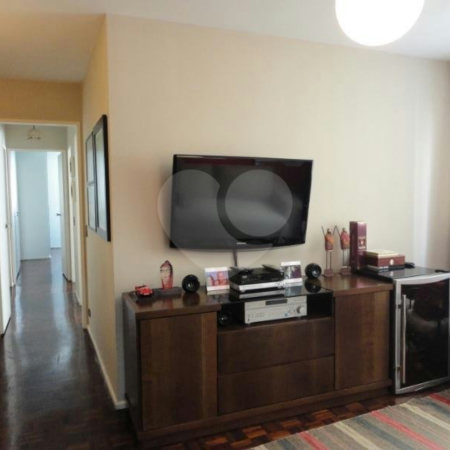 Apartamento à venda com 3 quartos, sendo 1 suíte, em Moema, São Paulo, SP