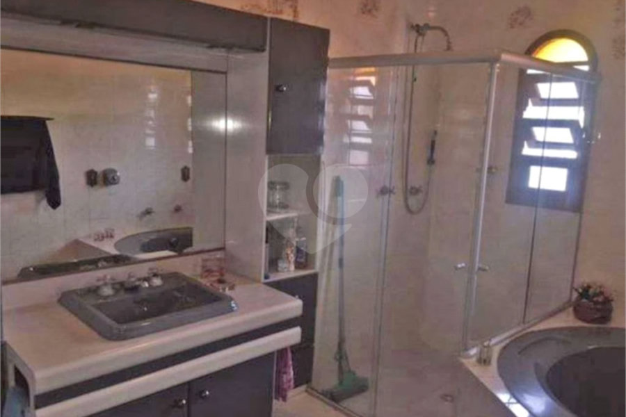 Sobrado à venda com 5 quartos, sendo 3 suítes, em Vila Clarice, São Paulo, SP