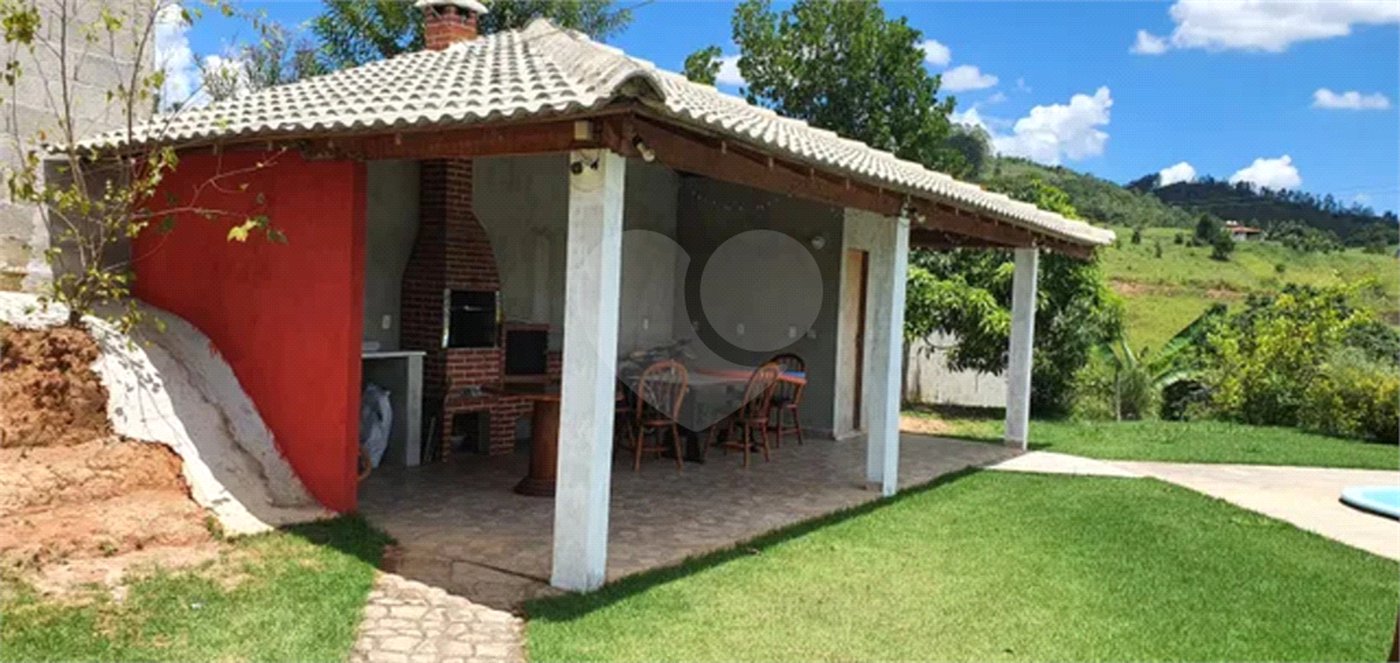 CHÁCARA A VENDA COM PISCINA, 3 DORMITÓRIOS, 1 SUITE, 2 VAGAS, PARAIBUNA/SP.