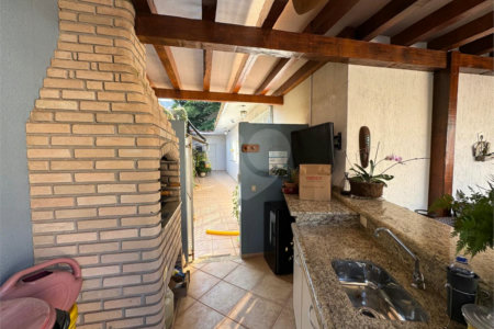 Casa com 4 quartos próxima á Santa Casa