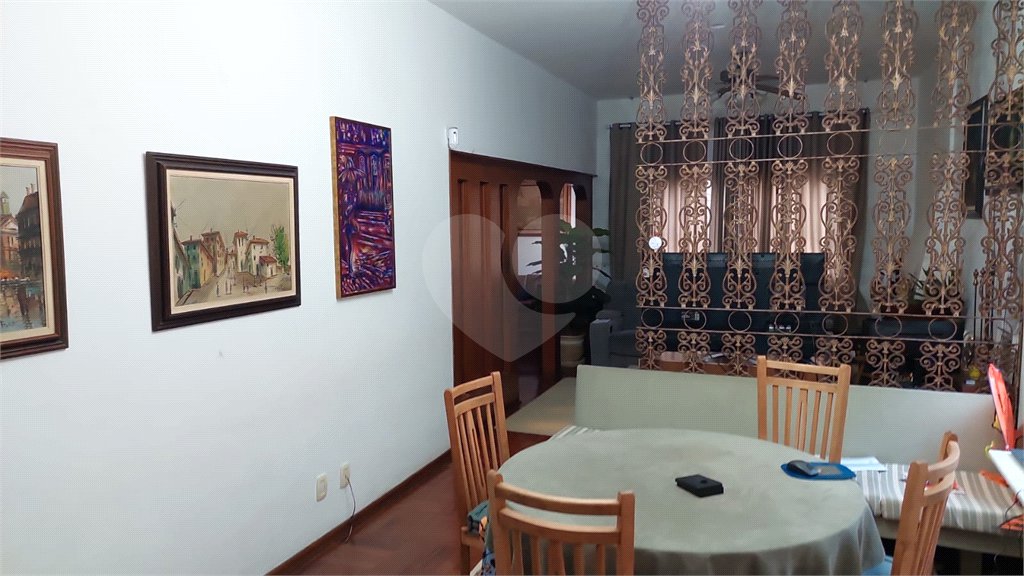 Casa à venda com 7 quartos, sendo 2 suítes, em Jardim Londrina, São Paulo, SP