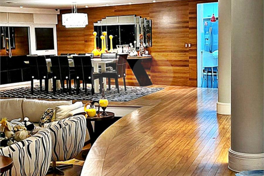 Casa à venda com 4 suítes no condomínio Residencial Jd. Ibiratiba, São Paulo - SP