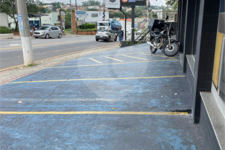 Salão para alugar no Centro, Louveira, SP
