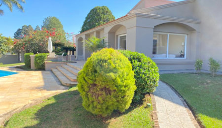 Casa à venda com 5 suítes no condomínio Santa Maria, Votorantim - SP