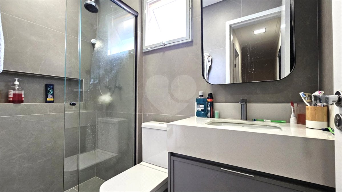 Casa à venda com 3 quartos, sendo 1 suíte, no condomínio Flora Park, São Paulo - SP