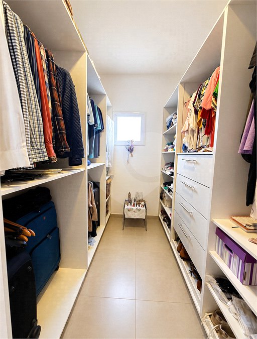 Casa à venda com 3 suítes no condomínio Via Castelli, Louveira - SP