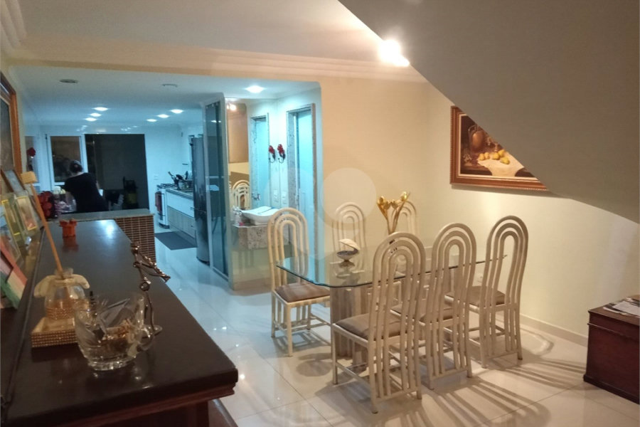 Sobrado à venda com 3 quartos, sendo 1 suíte, em Saúde, São Paulo, SP
