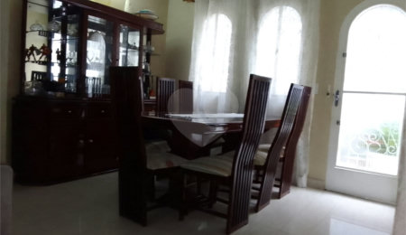 Sobrado à venda com 3 quartos em Santa Teresinha, São Paulo, SP