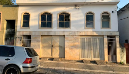 Casa à venda com 4 quartos, sendo 2 suítes,  no Centro, Mairinque, SP