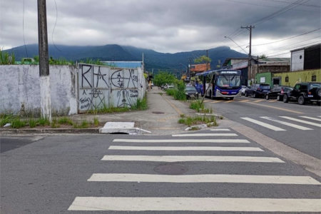 Terreno Comercial para venda e locação, Jardim Rio Branco, São Vicente - TE0006.