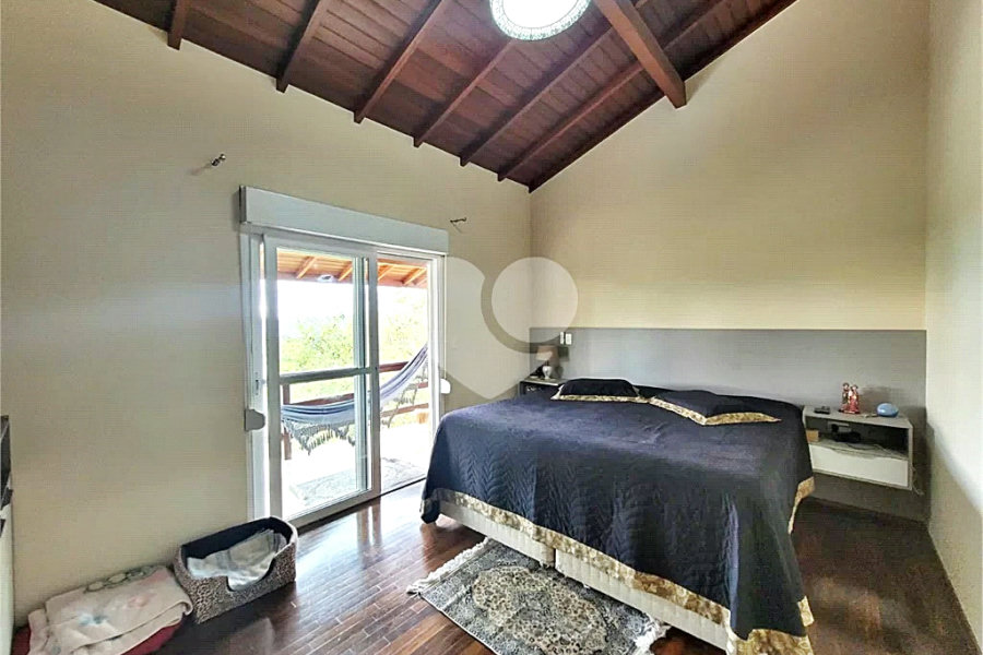 Casa à venda com 3 suítes no condomínio Cantareira, Mairiporã - SP
