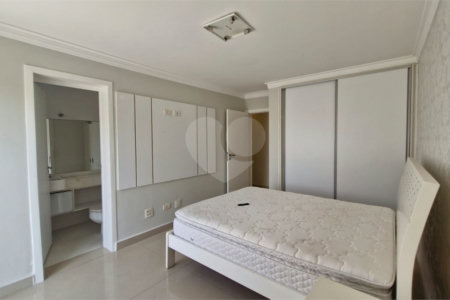 Casa à venda ou para alugar com 5 quartos, sendo 4 suítes, no condomínio Shamballa II, Atibaia - SP