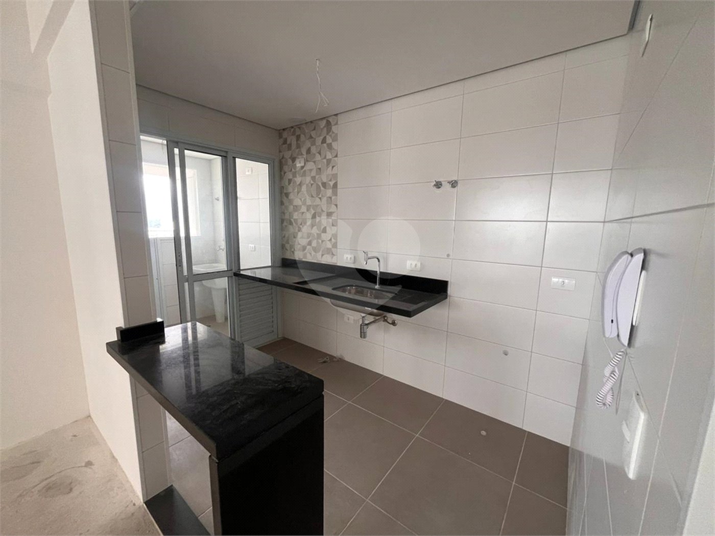 Apartamento à venda com 2 quartos, sendo 1 suíte,  em Loteamento Mogilar, Mogi das Cruzes, SP